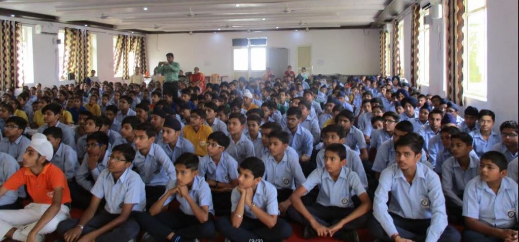 असंध (हरियाणा )---जे. पी. एस. पब्लिक स्कूल में नैतिक मूल्यों का जीवन महत्त्व पर कार्यक्रम